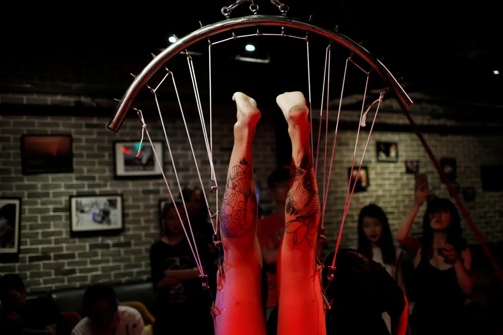 Hooked on Body Suspension in China