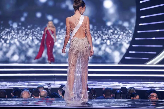 Miss Czech Republic, Karolina Kokesova, presents herself on stage during the preliminary stage of the 70th Miss Universe beauty pageant in Israel's southern Red Sea coastal city of Eilat on December 10, 2021. (Photo by Menahem Kahana/AFP Photo)