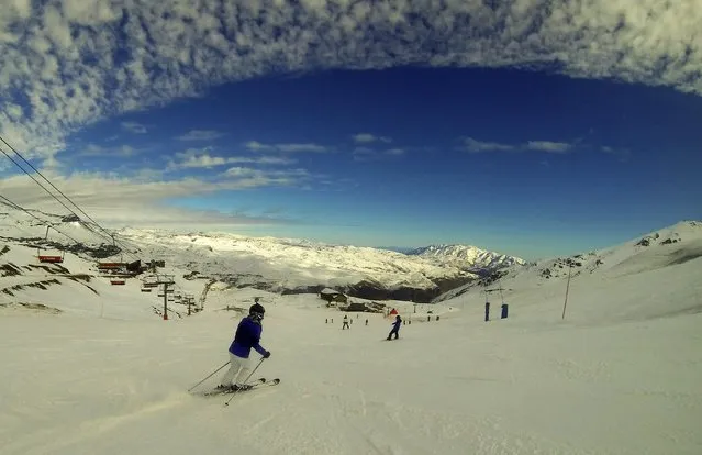 General view of the hills of the winter center in Valle Nevado, close to Santiago de Chile, Chile, 22 July 2015, as the snow season has officialy opened in Chile. (Photo by Felipe Trueba/EPA)