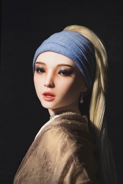 «Fake Girl With Fake Pearl». American artist Stacy Leigh turns the idea of the male gaze on its head by using a doll made for male pleasure to recreate Vermeer’s Girl With a Pearl Earring, developing her very own female gaze. (Photo by Stacy Leigh/The Guardian)