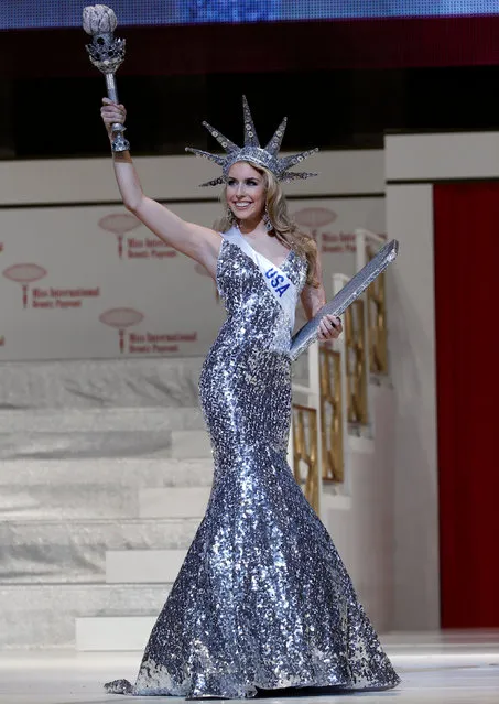The fourth runner-up of the Miss International 2016 Kaitryana Leinbach representing the U.S. poses during the 56th Miss International Beauty Pageant in Tokyo, Japan October 27, 2016. (Photo by Kim Kyung-Hoon/Reuters)