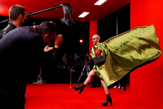 A guest arrives at the Balenciaga Summer 2022 Red Carpet Event, at Paris Fashion Week in Paris, France, October 2, 2021. (Photo by Gonzalo Fuentes/Reuters)