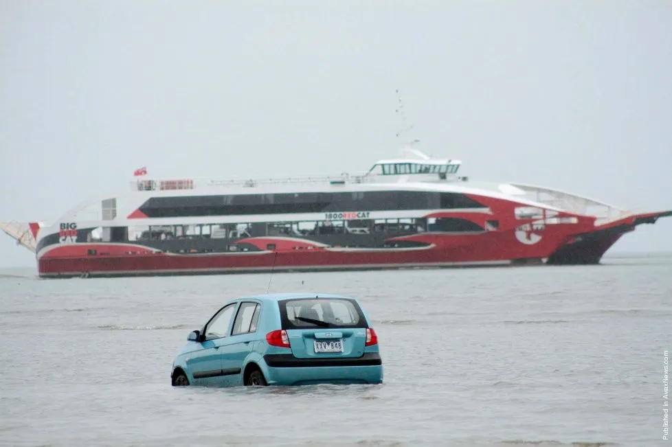Misguided Tourists Drive Into Ocean