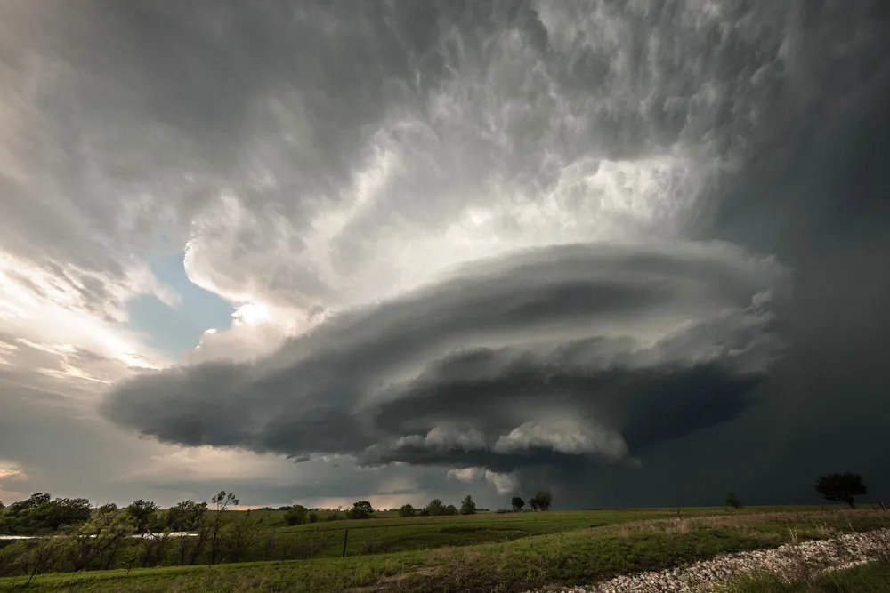Stunning Supercell Thunderstorm in Kansas
