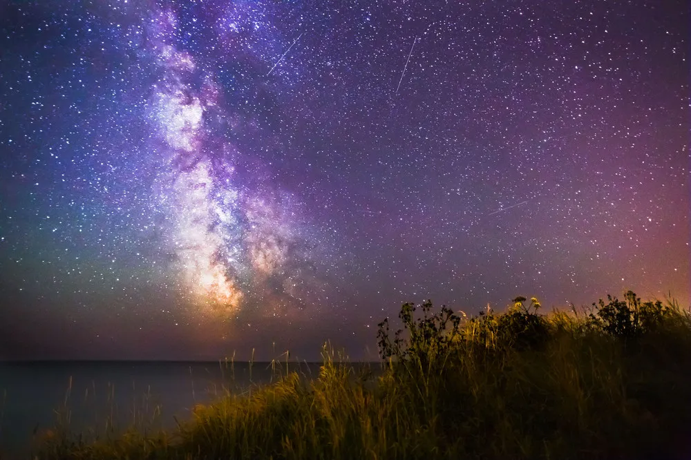 Stunning Milky Way Formation Above the Isle of Wight