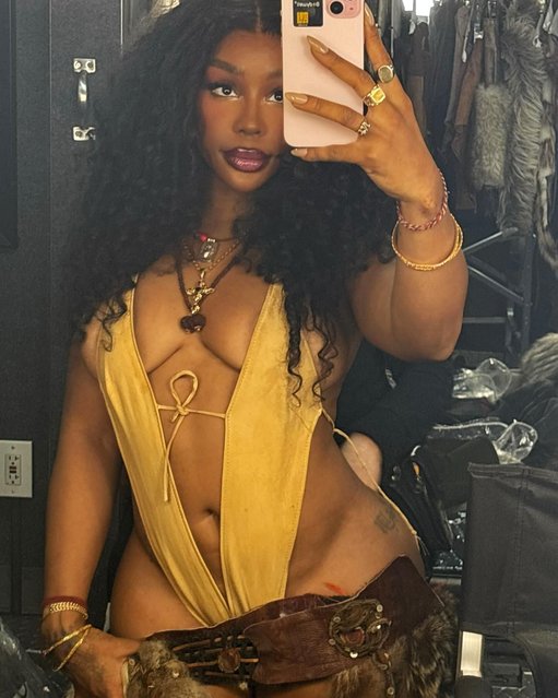 American singer-songwriterSolána Imani Rowe, known professionally as SZA, shows off a revealing bodysuit on April 16, 2025. (Photo by sza/Instagram)