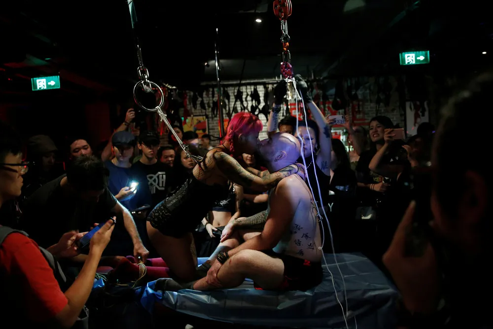 Hooked on Body Suspension in China