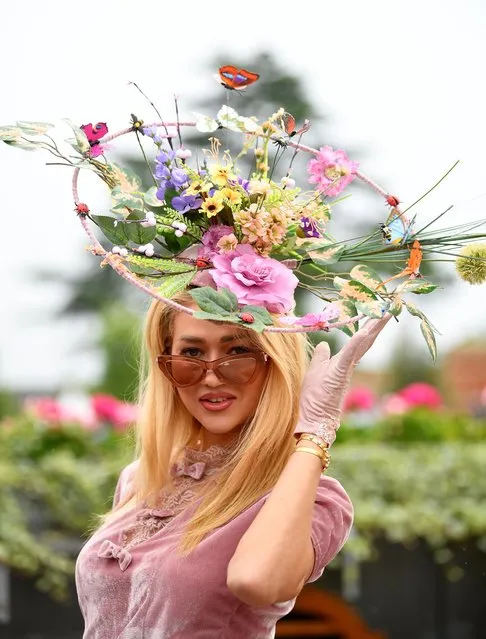 A racegoer attends day one of Royal Ascot at Ascot Racecourse on June 18, 2019 in Ascot, England. (Photo by Toby Melville/Reuters)
