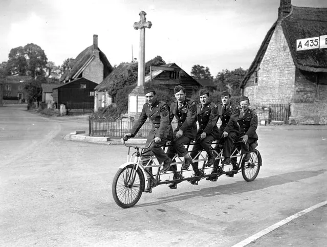 American servicemen on a five seater cycle, 19th May 1944. (Photo by Maeers/Fox Photos/Getty Images)