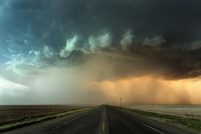 The remains of the epic storm in northwest of Booker, Texas in June 2013. (Photo by Mike Olbinski/Barcroft Media)