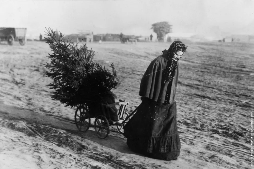 “Spirit of Christmas” (1895–1930)