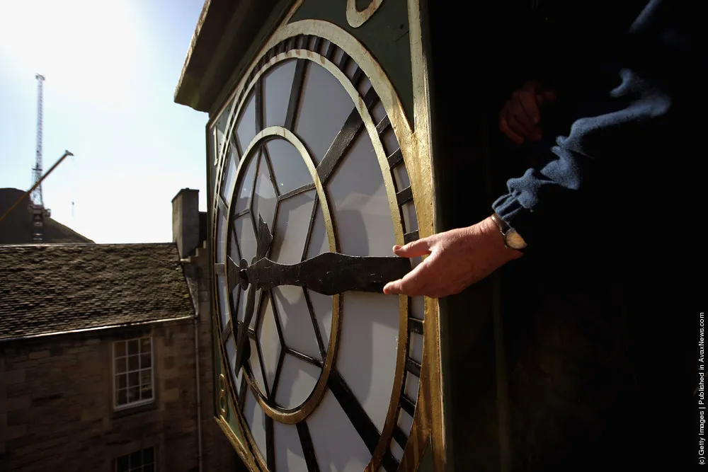 Britain Prepares For Change To British Summer Time