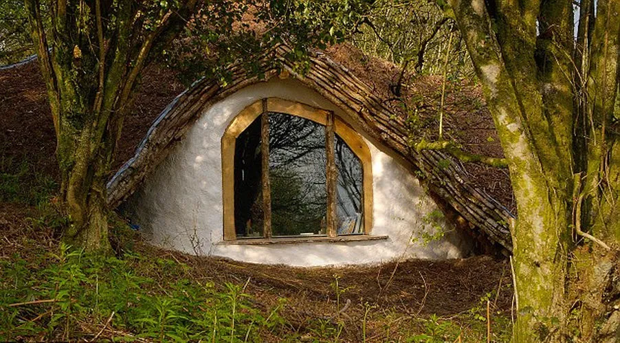 Hobbit House by Simon Dale