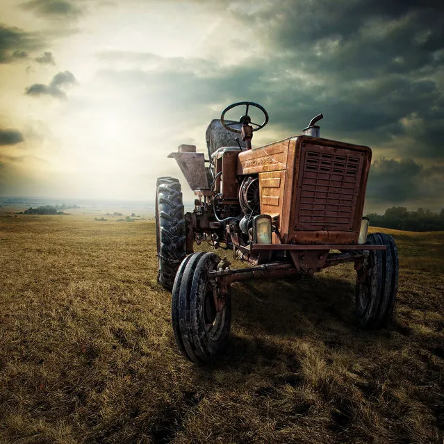“Field Commander. Tractor on rural landscape”. (Photo by Artiom Ponkratenko)