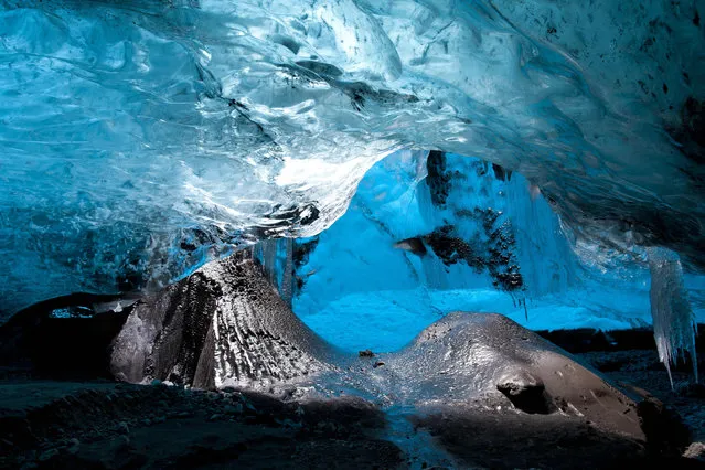 A landscape view of the crystal ice cave in the Vatnajokull Glacier, Iceland. (Photo by Rob Lott/Barcroft Media)