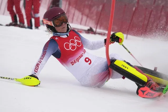Mikaela Shiffrin of the United States crashes out during the women's combined slalom at the 2022 Winter Olympics, Thursday, February 17, 2022, in the Yanqing district of Beijing. (Photo by Robert F. Bukaty/AP Photo)