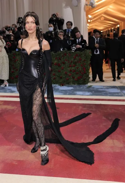 American model Bella Hadid arrives at the In America: An Anthology of Fashion themed Met Gala at the Metropolitan Museum of Art in New York City, New York, U.S., May 2, 2022. (Photo by Andrew Kelly/Reuters)