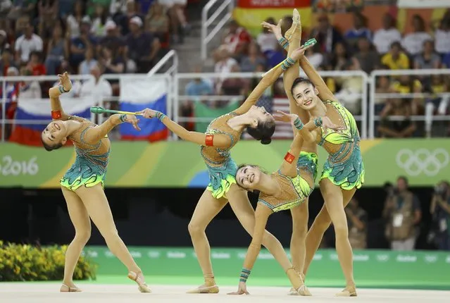 2016 Rio Olympics, Rhythmic Gymnastics, Preliminary, Group All-Around Qualification, Rotation 1, Rio Olympic Arena, Rio de Janeiro, Brazil on August 20, 2016. Team China (CHN) compete using clubs and hoops. (Photo by Mike Blake/Reuters)