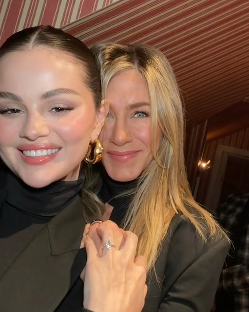 Actresses Jennifer Aniston and Selena Gomez catch up on May 25, 2025. (Photo by jenniferaniston/Instagram)