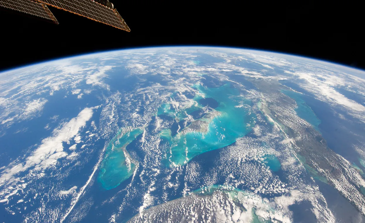 Вид земной. О земле и космосе. МКС С земли. Вид земли с космоса. Вид на землю с МКС.