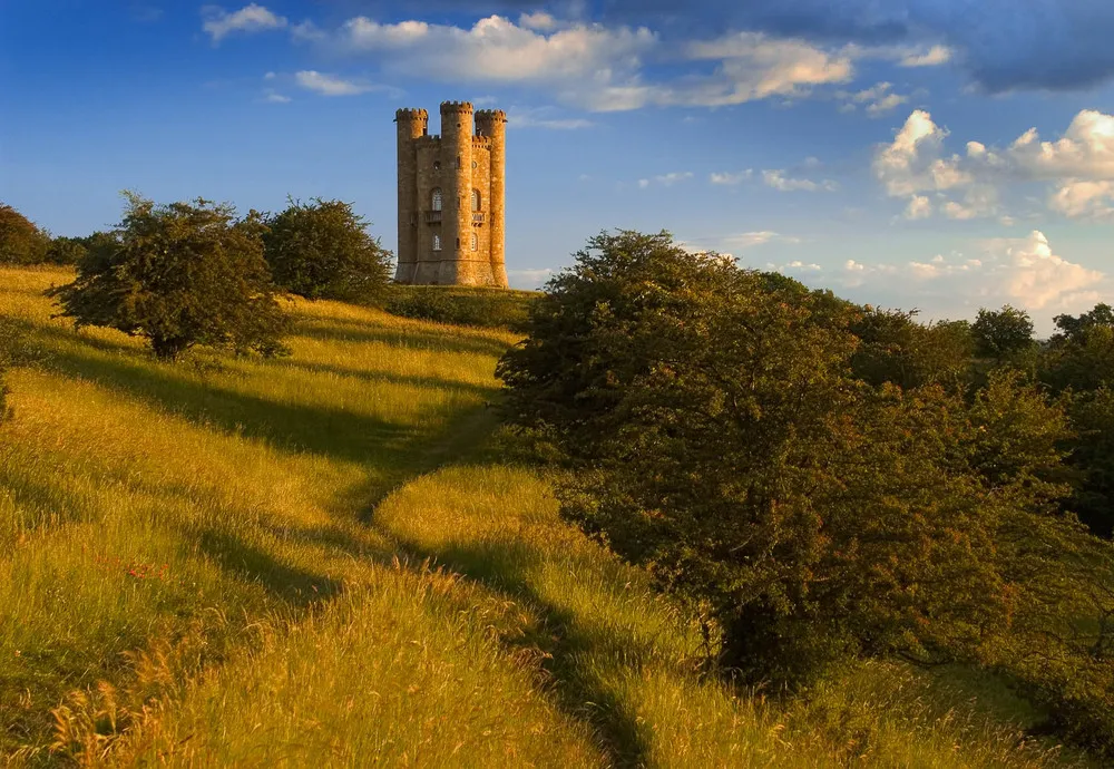 Broadway Tower in English