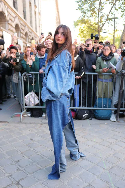American model Emily Ratajkowski attends the Loewe Womenswear Spring/Summer 2023 show as part of Paris Fashion Week on September 30, 2022 in Paris, France. (Photo by Jacopo Raule/GC Images)