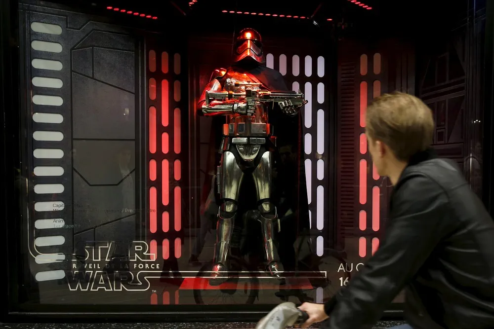 The Day in Photos – November 9, 2015