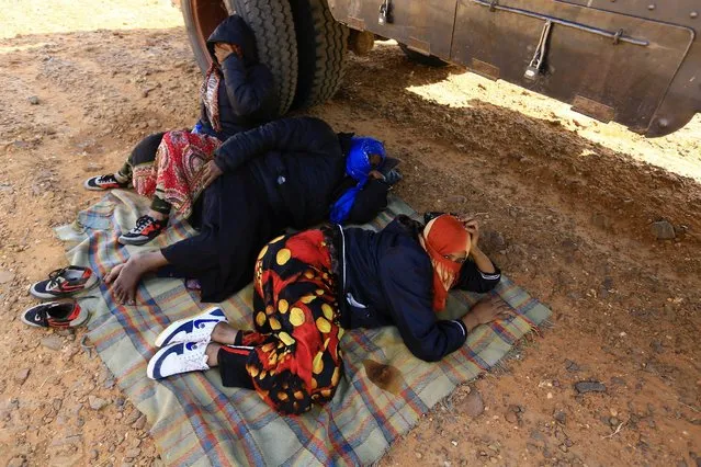 Illegal immigrants who were, according to the RSF, caught while travelling in a remote desert area en route to Libya, rest at Omdurman, Sudan January 8, 2017. (Photo by Mohamed Nureldin Abdallah/Reuters)