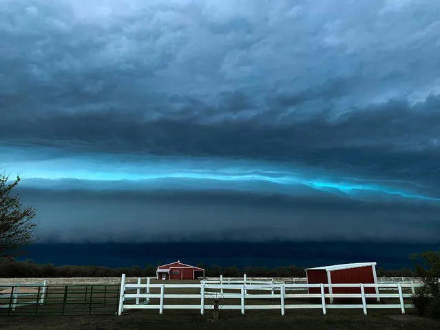 “Kansas Storm”. An approaching supercell thunderstorm in the midwest. (Photo by Phoenix Blue/Royal Meteorological Society’s Weather Photographer of the Year Awards)