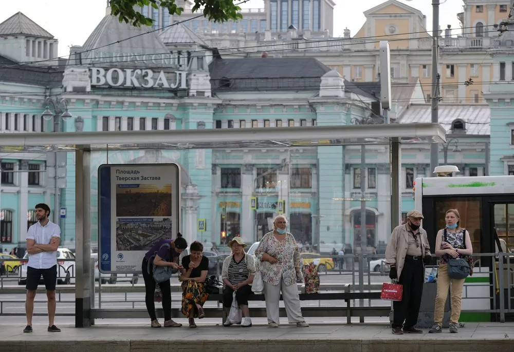 A Look at Life in Russia, Part 2/3