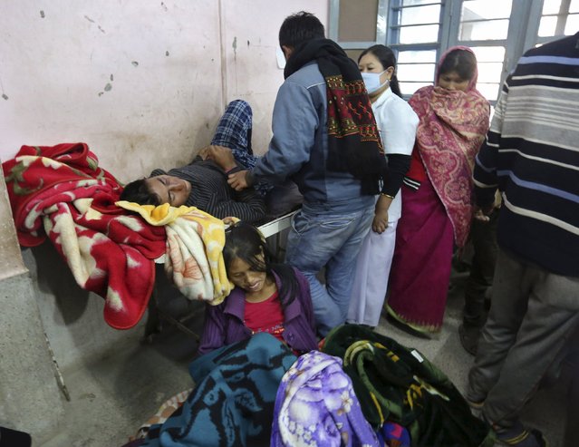 Medics tend to people who were injured after an earthquake, at a hospital in Imphal, India, January 4, 2016. (Photo by Reuters/Stringer)