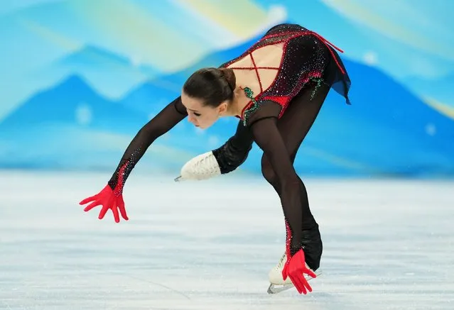 Kamila Valieva of the Russian Olympic Committee falls while performing during the Women Single Skating Free Skating on day thirteen of the Beijing 2022 Winter Olympic Games at Capital Indoor Stadium on February 17, 2022 in Beijing, China. (Photo by Aleksandra Szmigiel/Reuters)