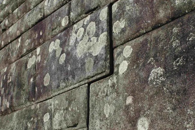 An ancient wall is seen at the Inca citadel of Machu Picchu in Cusco December 2, 2014. (Photo by Enrique Castro-Mendivil/Reuters)