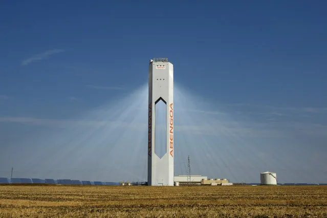 A tower belonging to the Abengoa solar plant at the Solucar solar park is seen in Sanlucar la Mayor, Spain on October 1, 2018. (Photo by Marcelo del Pozo/Reuters)