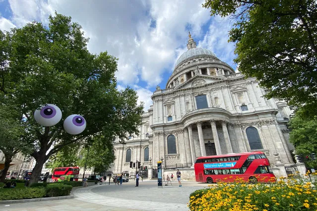 The new “Eyeconic London Art Trail” is now open on August 10, 2021. As part of Sadiq Khan's #LetsDoLondon Family Fun season, inflatable eyes will pop up in “eye-conic” spots around the city - inviting families from across London and the UK to “see London differently”. (Photo by Ben Queenborough/PinPep/Rex Features/Shutterstock)