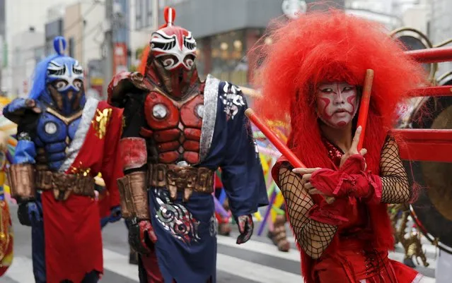 Japanese dancers perform during the 34th annual Asakusa Samba Carnival in Tokyo August 29, 2015. (Photo by Toru Hanai/Reuters)
