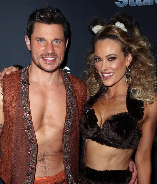 Singer Nick Lachey (L) and dancer Peta Murgatroyd pose at “Dancing with the Stars” season 25 at CBS Televison City on October 16, 2017 in Los Angeles, California. (Photo by David Livingston/Getty Images)