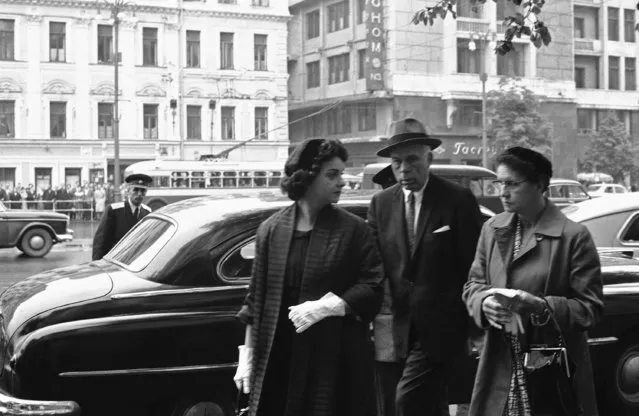Mrs. Barbara Powers, left, wife of U-2 pilot Francis Gary Powers, is accompanied by her lawyer, Alexander Parker, and her mother, Mrs. Monteen Brown, as she arrives on August 19, 1960 at the hall of Columns in Moscow, for the third and last day of her husband?s trial for espionage. Powers was sentenced to ten years detention. (Photo by AP Photo)