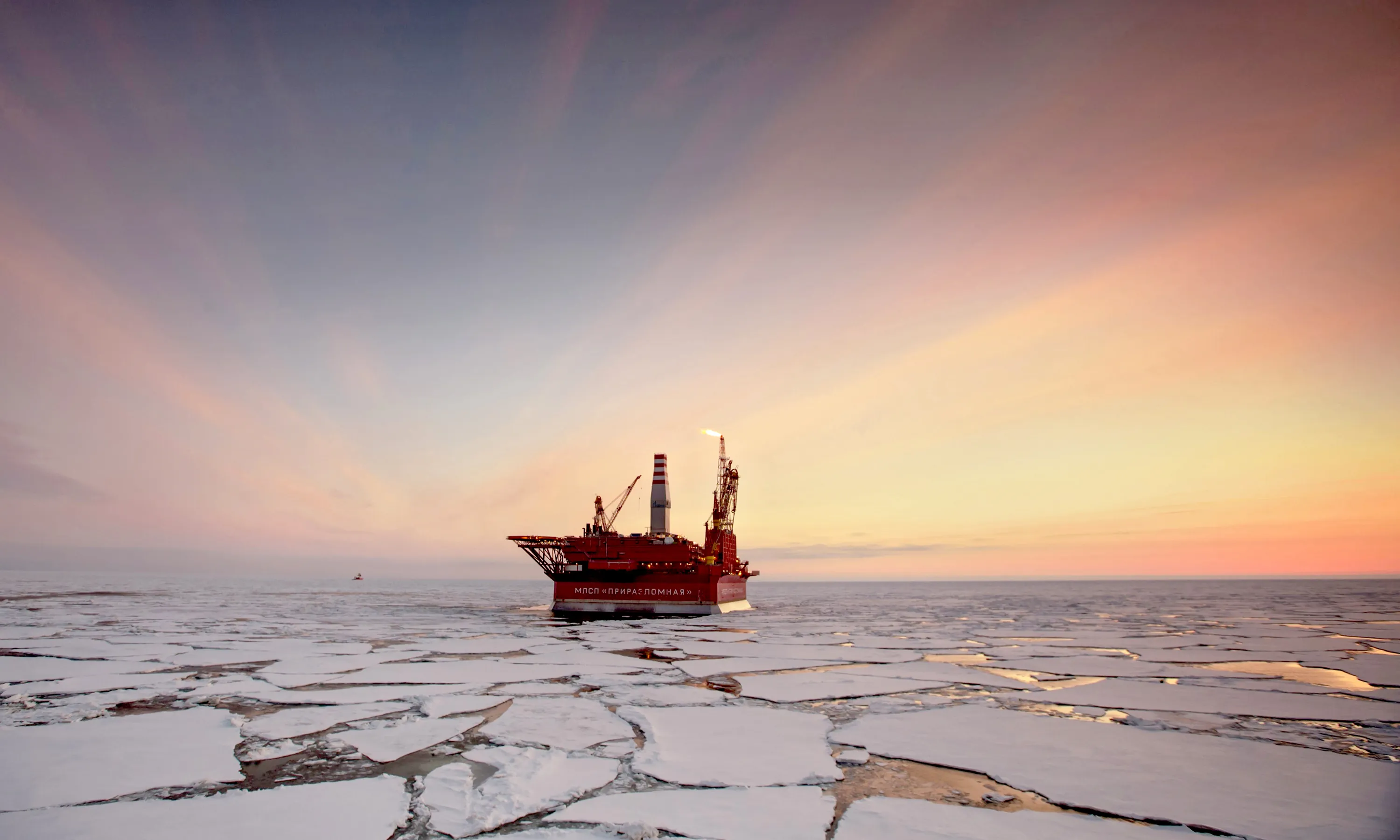 Экологические проблемы северного ледовитого океана. Приразломная платформа в Арктике. Арктика Приразломная. Баренцево море и Печорское море. Печорское море нефть.