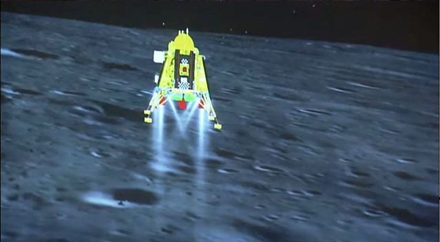 This handout screen grab taken and received from the live feed of Indian Space Research Organisation (ISRO) website on August 23, 2023, shows the Chandrayaan-3 spacecraft seconds before its successful lunar landing on the south pole of the Moon. India on August 23, became the first nation to land a craft near the Moon's south pole, with Prime Minister Narendra Modi calling it a “historic day”. (Photo by ISRO/AFP Photo)