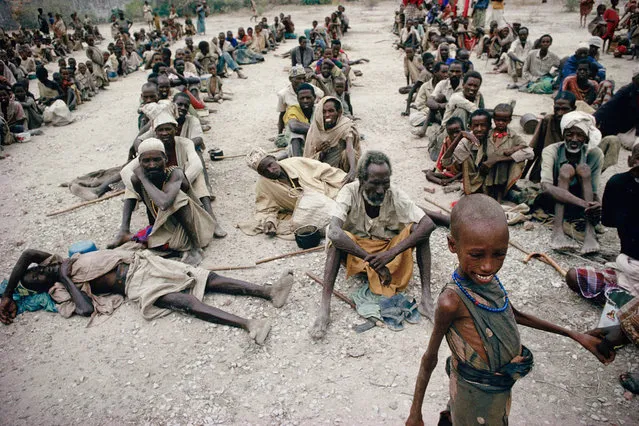 Somalia, Bur Akaba.  Feeding center for the persons displaced by the civil war in July 1992. (Jean-Claude Coutausse)