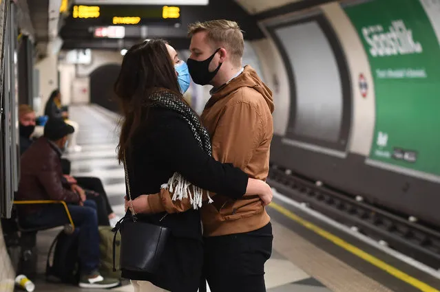 People on the Northern Line in central London on September 27, 2020 just before the 10pm curfew, which was put in place on Thursday with a range of new restrictions to combat the rise in coronavirus cases in England. (Photo by Victoria Jones/PA Images via Getty Images)