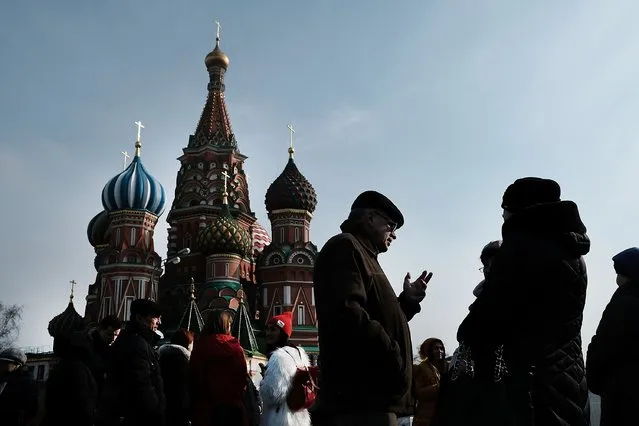 People walk through Red Square in Moscow on March 7, 2017 in Moscow, Russia. (Photo by Spencer Platt/Getty Images)