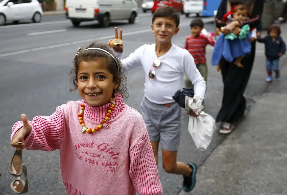 Young Migrants (100+ Photos)