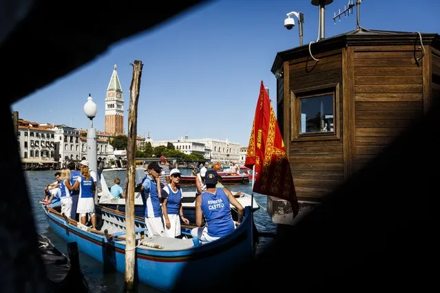 General views of atmosphere during the Regatta Storica during the 72nd Venice Film Festival on September 7, 2015 in Venice, Italy. (Photo by Tristan Fewings/Getty Images)