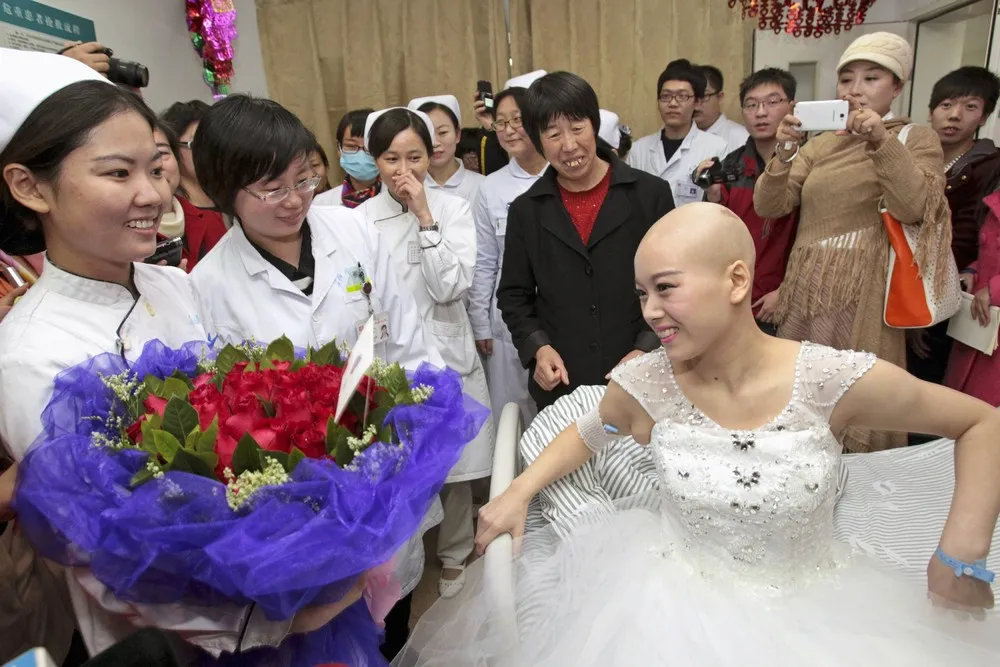 Final Stage Cancer Patient Marries Long-Term Boyfriend at China Hospital