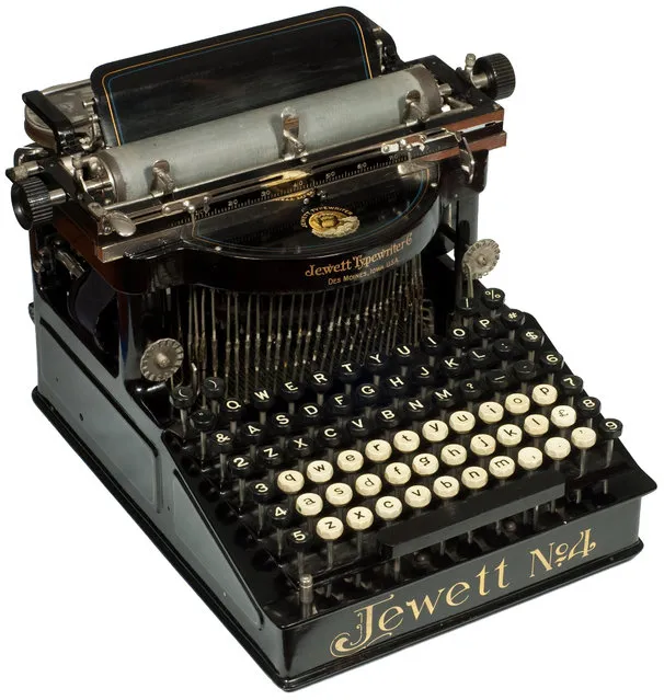 Jewett 4. Jewett Typewriter Company, Des Mones, Iowa, 1897. This beautiful typewriter is made with the up-most quality and in fact, as the logo states, “The best in the world”, my not be far from the truth! (Photo and caption by Martin Howard/Martin Howard Collection)