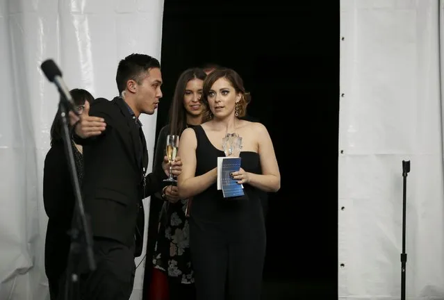 Actress Rachel Bloom arrives backstage to pose with the award for Best Actress in a Comedy Series for “Crazy Ex-Girlfriend” at the 21st Annual Critics' Choice Awards in Santa Monica, California January 17, 2016. (Photo by Danny Moloshok/Reuters)