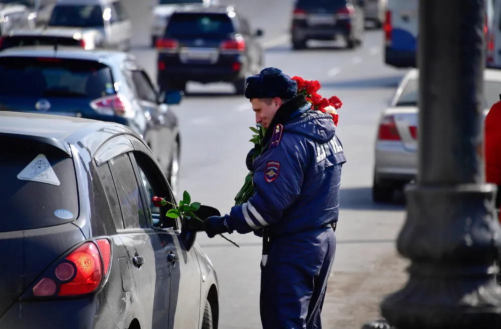 Russian Police Surprise Female Drivers