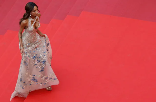 British model Jourdan Dunn arrives for the premiere of “The Killing of a Sacred Deer” during the 70th annual Cannes Film Festival, in Cannes, France, 22 May 2017. (Photo by Regis Duvignau/Reuters)